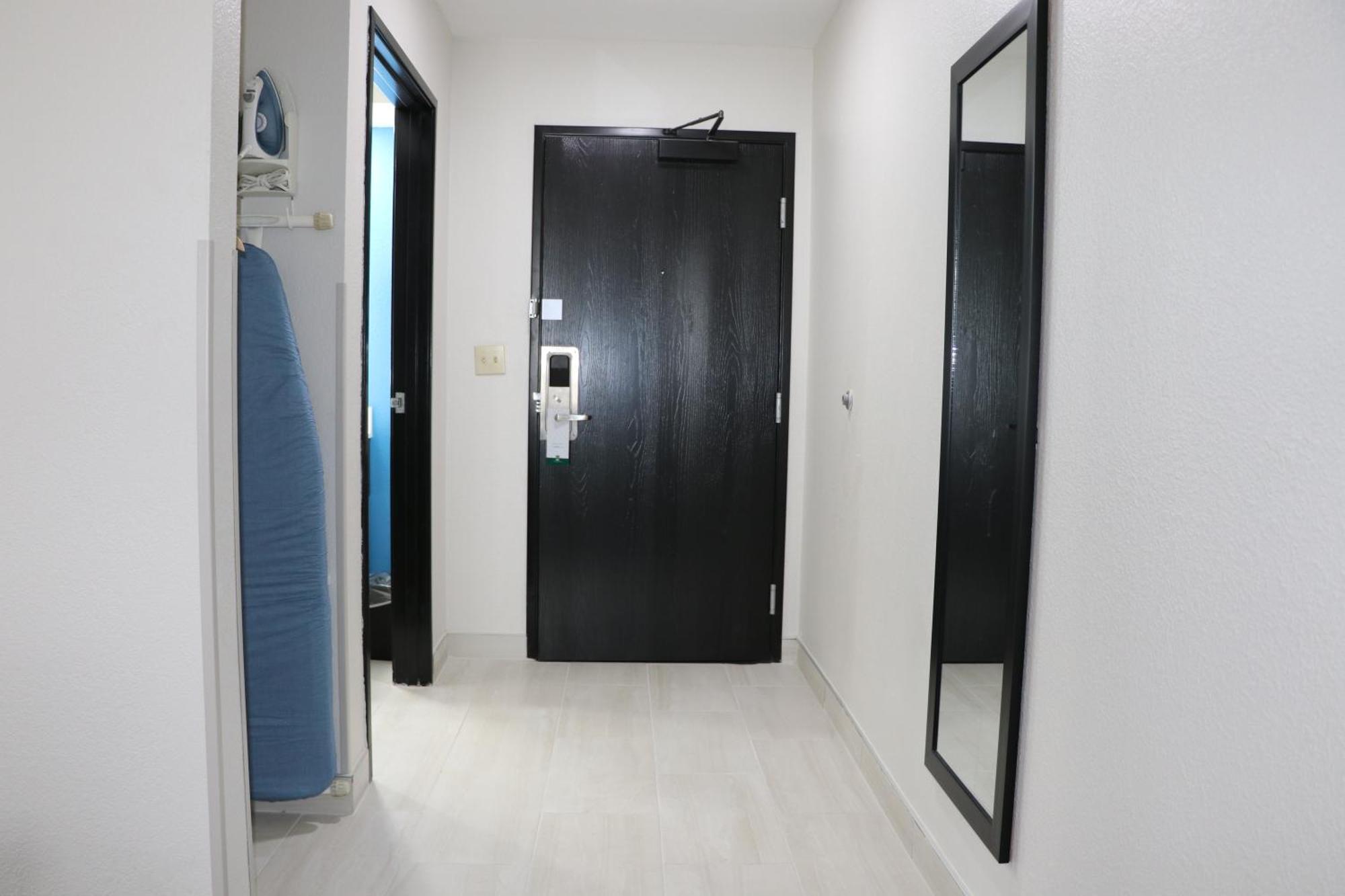 Quality Inn & Suites Buda Bagian luar foto