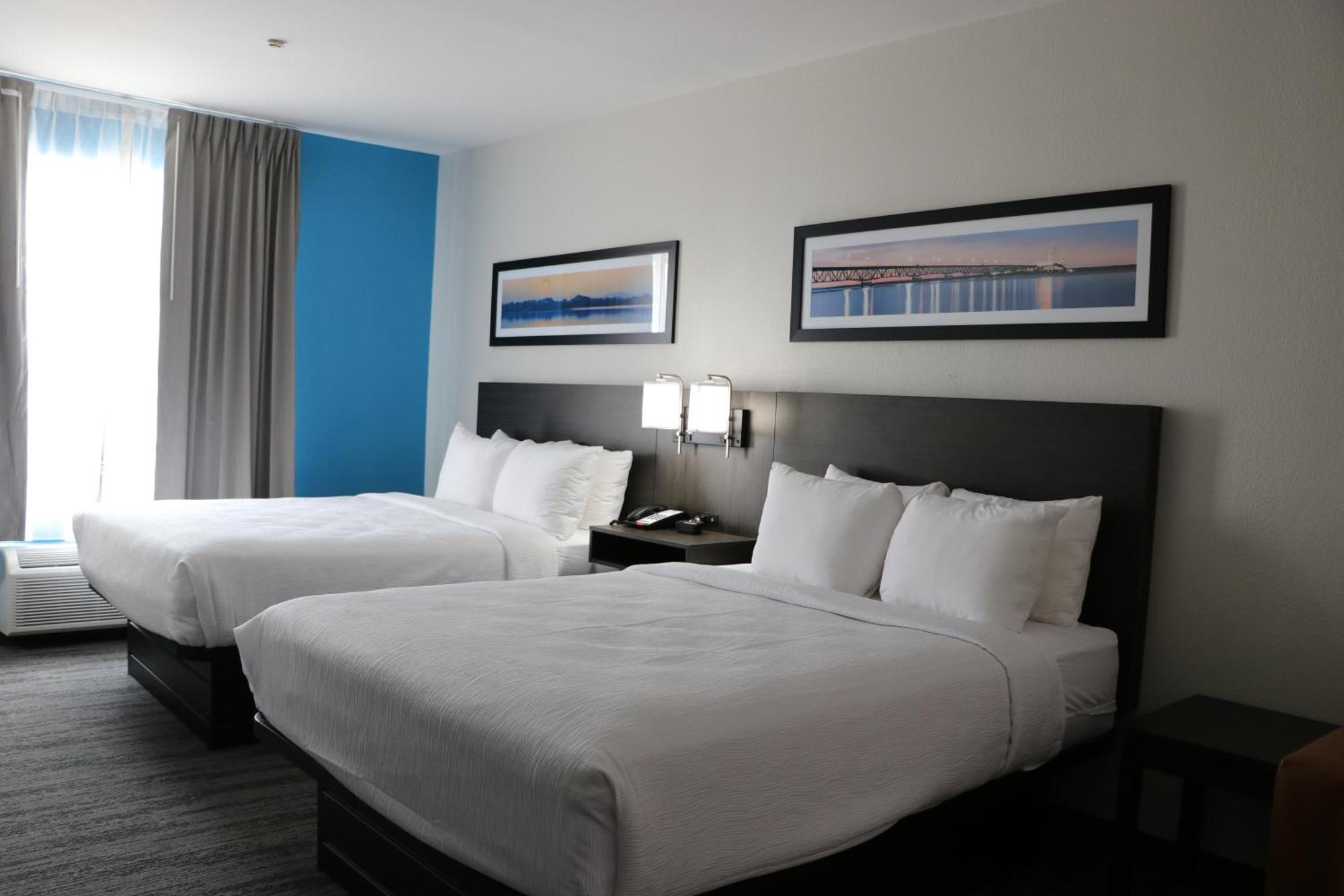 Quality Inn & Suites Buda Bagian luar foto