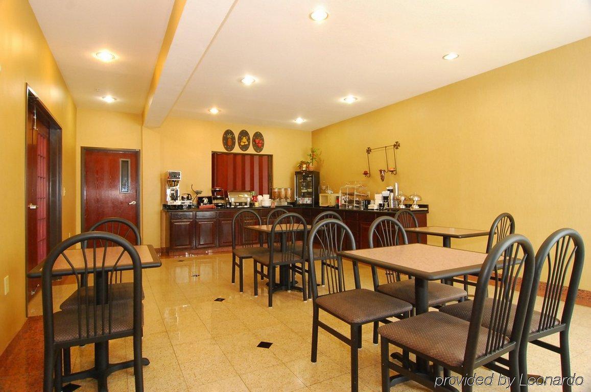 Quality Inn & Suites Buda Restoran foto