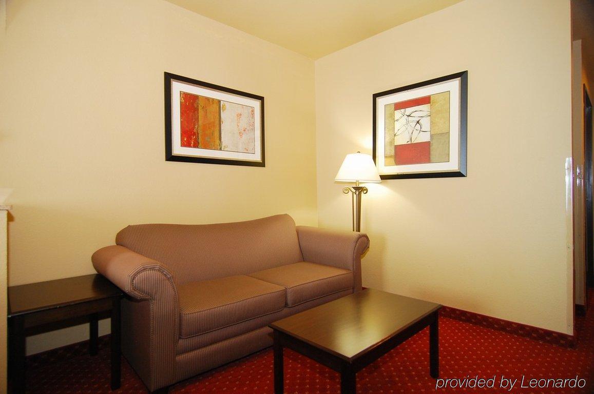 Quality Inn & Suites Buda Ruang foto