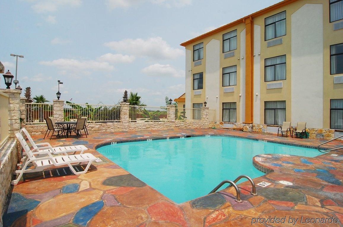 Quality Inn & Suites Buda Fasilitas foto